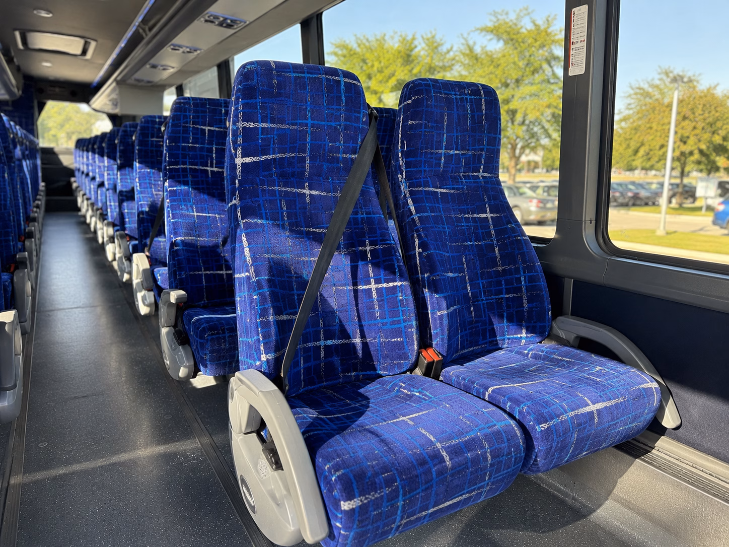 airport shuttle buses for wedding guests flying into kansas city international