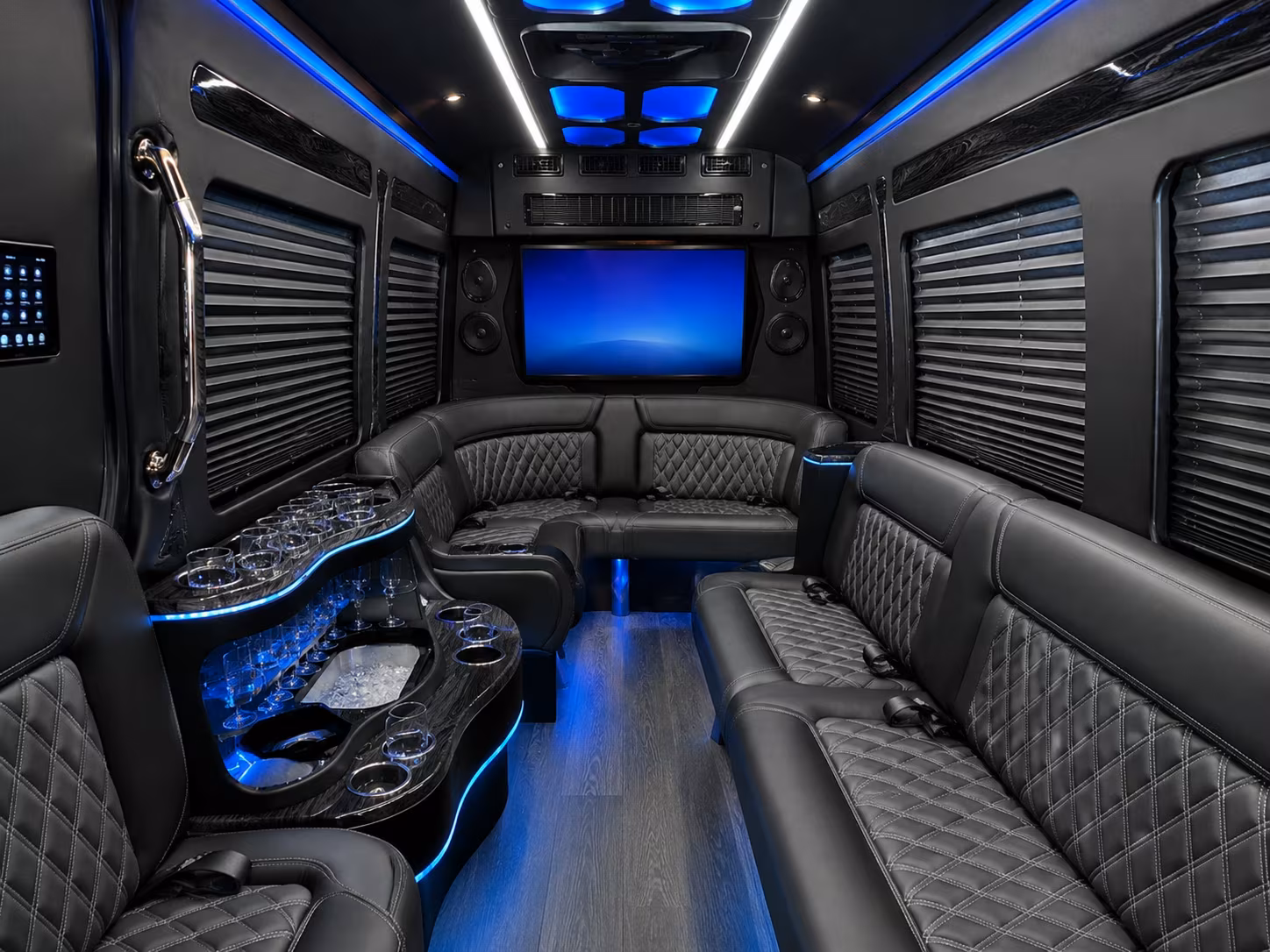 ku jayhawks basketball buses to allen fieldhouse